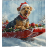 Airedale Dog in Sledge Let it Snow Christmas シャワーカーテン (正面)