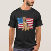 Airedale Terrierパパママアメリカンフラッグドッグ恋人O Tシャツ (正面)