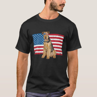 Airedale Terrierパパママアメリカンフラッグドッグ恋人O Tシャツ
