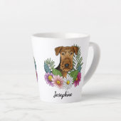 Airedale Terrier犬カラフルの花と名前 カフェラテマグ (右アングル)