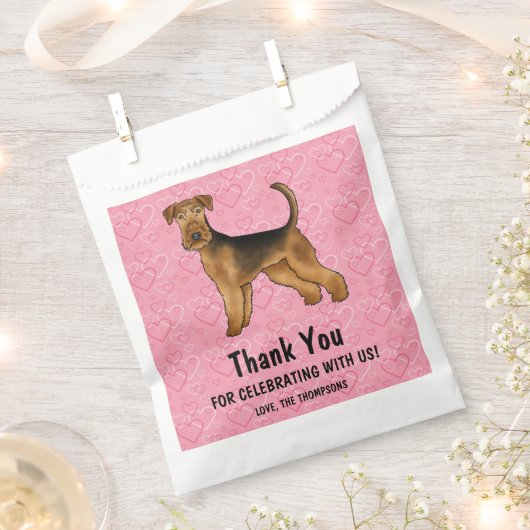 Airedale Terrier Dog With Pinkハートありがとう フェイバーバッグ (クリップ留めされた状態)