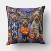 Airedale Terrier Dogs Trick-or-Treating Halloween  クッション (裏面)