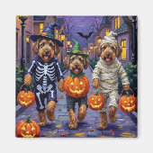 Airedale Terrier Dogs Trick-or-Treating Halloween  マグネット (正面)