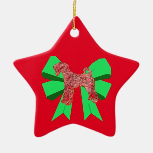 Airedale Terrier Red Dog & Green Bowクリスマス セラミックオーナメント (正面)