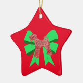 Airedale Terrier Red Dog & Green Bowクリスマス セラミックオーナメント (左)