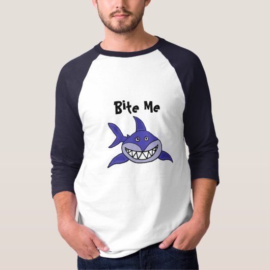 AJおもしろい私を鮫のワイシャツかみます Tシャツ (正面)