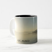 Ajijicのハリスコ州の日没 ツートーンマグカップ (正面左)