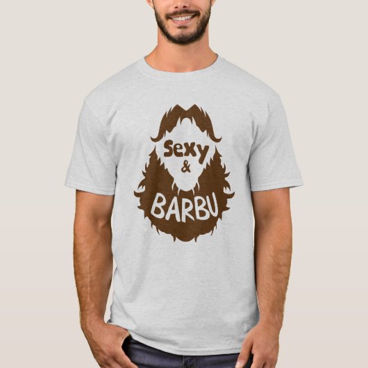 ajouter_texte_citation_sexy_et_barbu_barbe_famille tシャツ (正面)