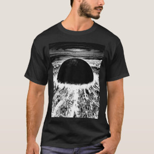 Akira cyberpunk city explosion Essential Tシャツ