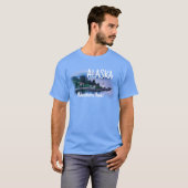 Alaska Adventure Awaits Tシャツ (正面フル)