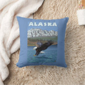AlaskaBaldのワシのヴィンテージ旅行ポスター クッション (ブランケット)