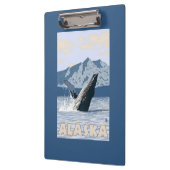 AlaskaHumpbackのクジラのヴィンテージ旅行ポスター クリップボード (左)