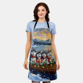 Alaskan Malamute Christmas Boat Holiday エプロン (着用した状態)