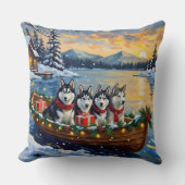 Alaskan Malamute Christmas Boat Holiday クッション (正面)