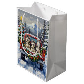 Alaskan Malamute Christmas Red Truck Holiday ミディアムペーパーバッグ (裏面アングル)