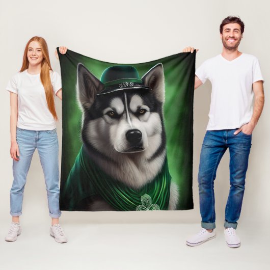 Alaskan Malamute dog in St. Patrick's Day Dress フリースブランケット (インサイチュ)