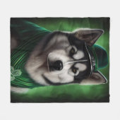 Alaskan Malamute dog in St. Patrick's Day Dress フリースブランケット (正面(横))