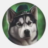 Alaskan Malamute dog in St. Patrick's Day Dress ラウンドシール (正面)