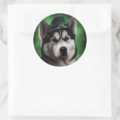 Alaskan Malamute dog in St. Patrick's Day Dress ラウンドシール (バッグ)