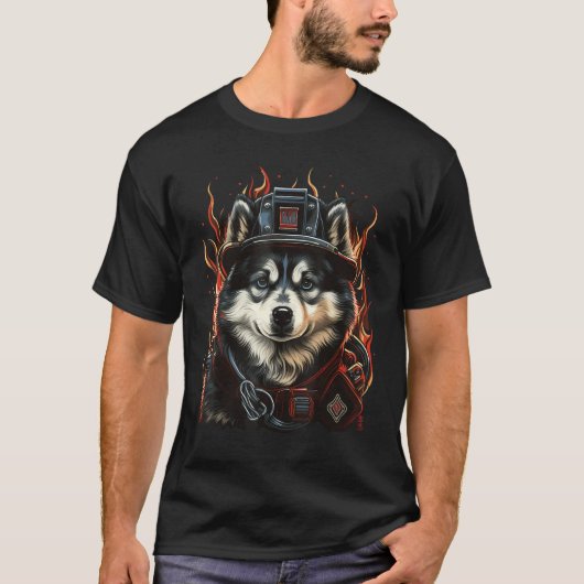 Alaskan Malamute Fireman on Firefighter Alaskan Ma Tシャツ (正面)