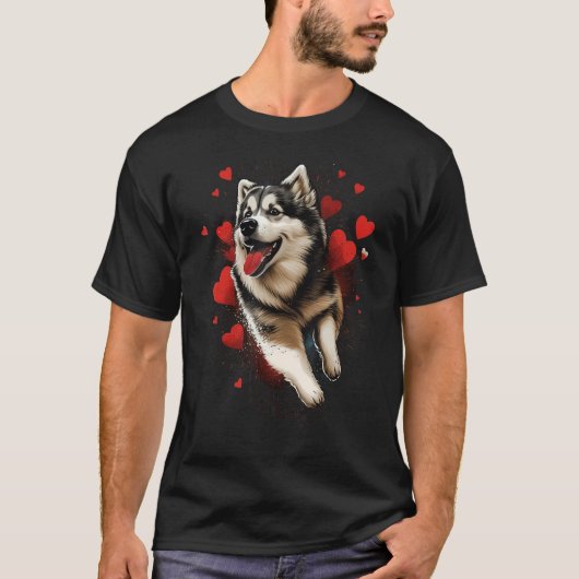 Alaskan Malamute Love Heart on Alaskan Malamute Tシャツ (正面)