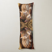 「Albedo Base-XL抱き枕」小猫が眠る ボディピロー (裏面 (縦))