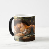 「Albedo Base-XL Morphing Mug – 小猫が眠る モーフィングマグカップ (正面左)