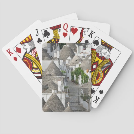 Alberobello、Pugliaのtrulliの家が付いている通り トランプ (裏面)