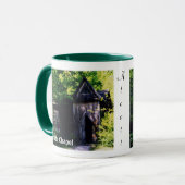 Alcottの山腹のチャペル マグカップ (正面左)