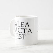 Alea Jacta米国東部標準時刻 コーヒーマグカップ (正面左)