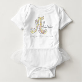 Alexaの女の子の一流の意味モノグラムのハート ベビーボディスーツ