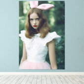 Alice in the Forestのファッション期限切れフィルムフォト キャンバスプリント (インサイチュ (ウッドフロア))