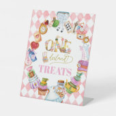 Alice in Wonderland 1st birthday Pink Favors 台座サイン (正面)