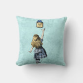 Alice Reachs For the Drink Me Potionボトル クッション (正面)