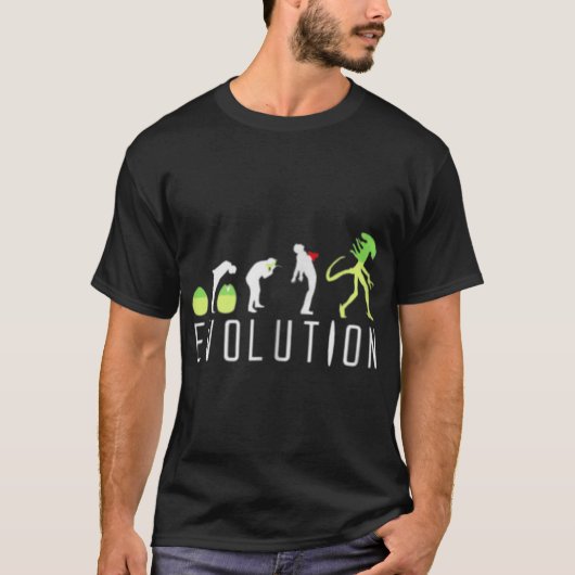 Alien Evolution Funny Sci-Fi Design Tシャツ (正面)