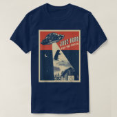 Alien Farm Abduction Beam Funny Retro Bacon Lover Tシャツ (デザイン正面)