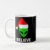 Alien Green Face Christmas Santa Hat Believe コーヒーマグカップ (左)