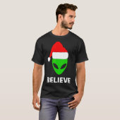 Alien Green Face Christmas Santa Hat Believe  Tシャツ (正面フル)