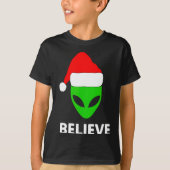 Alien Green Face Christmas Santa Hat Believe  Tシャツ (正面)