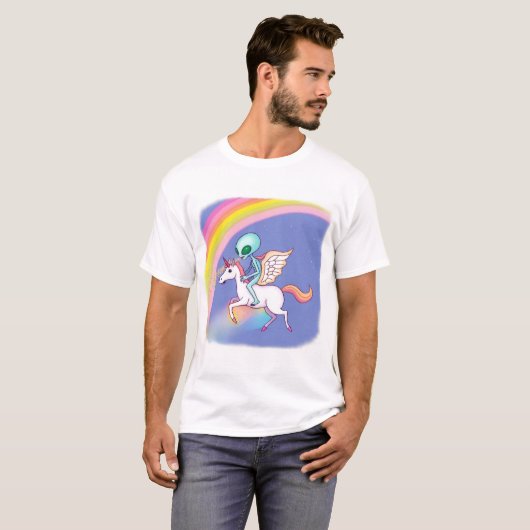 Alien riding a Pegasus Tシャツ (正面フル)