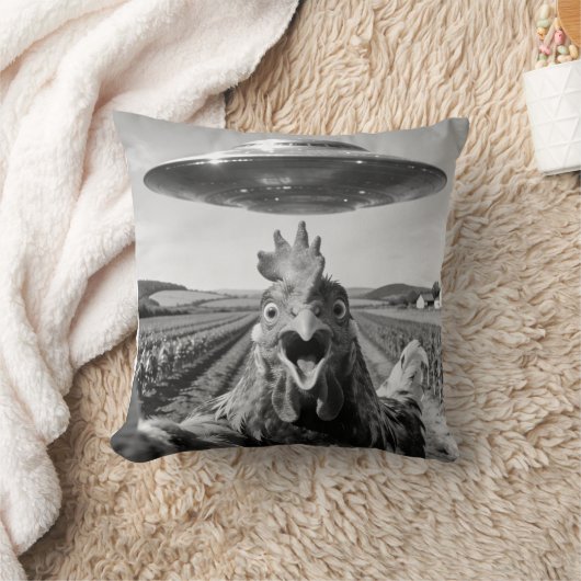 Alien UFO Chicken Art Abduction SciFi Humor クッション (ブランケット)