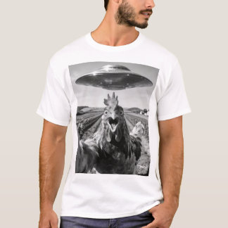 Alien UFO Chicken Art Abduction SciFi Humor Tシャツ
