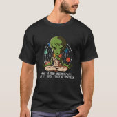 Alien UFO meditating  namaste yoga Tシャツ (正面)