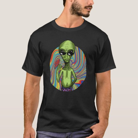 Alien UFO Mushroom Psychedelic Trippy Outer Space  Tシャツ (正面)