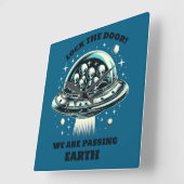 Aliens Avoid Earth Lock The Door Spaceship Light スクエア壁時計 (傾斜)