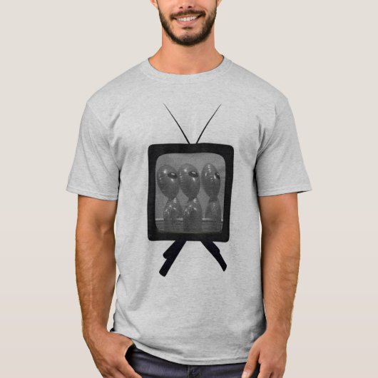 Aliens on TV T-shirt Tシャツ (正面)