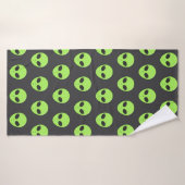 aliens patterns greens バスタオル (バスタオル)