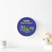 Aliens Run the World ラウンド壁時計 (ホーム)