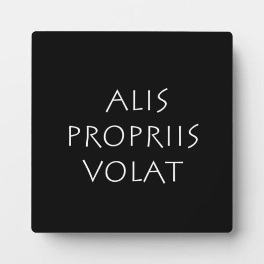 Alis Propriis Volat フォトプラーク (正面)
