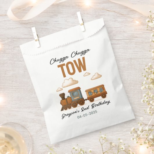 All Aboard Vintage Train 2nd Birthday party フェイバーバッグ (クリップ留めされた状態)